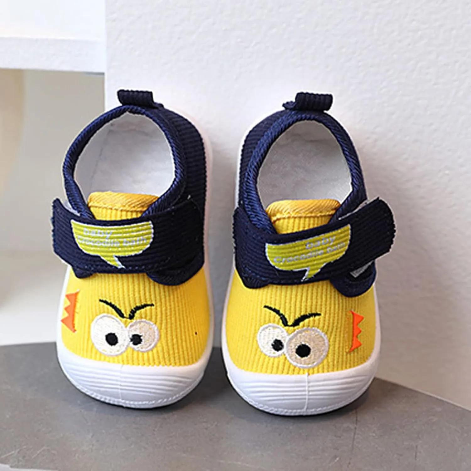 Baby Girls Boys Squeaky Flat Shoes Lightweight Breathable Non-Slip Sneakers Infant First Walking Shoes Outdoor Indoor