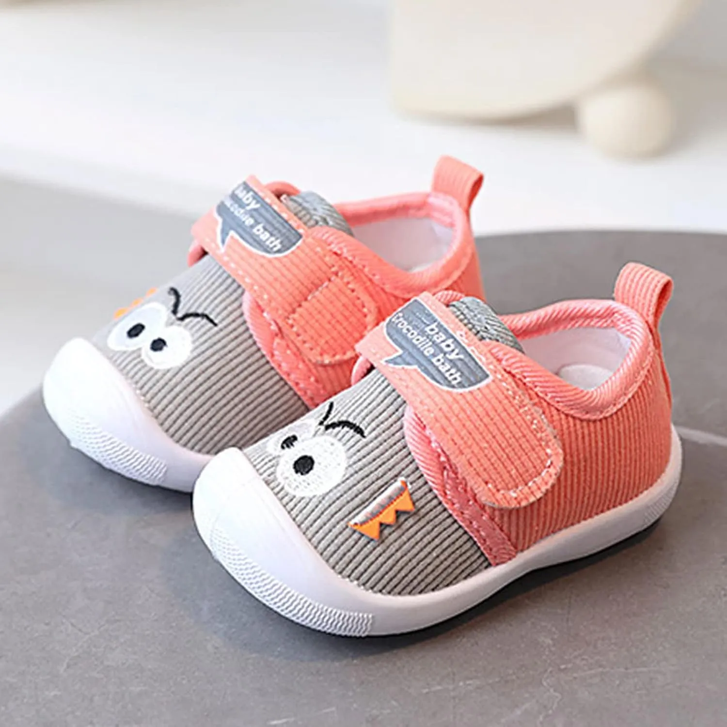 Baby Girls Boys Squeaky Flat Shoes Lightweight Breathable Non-Slip Sneakers Infant First Walking Shoes Outdoor Indoor