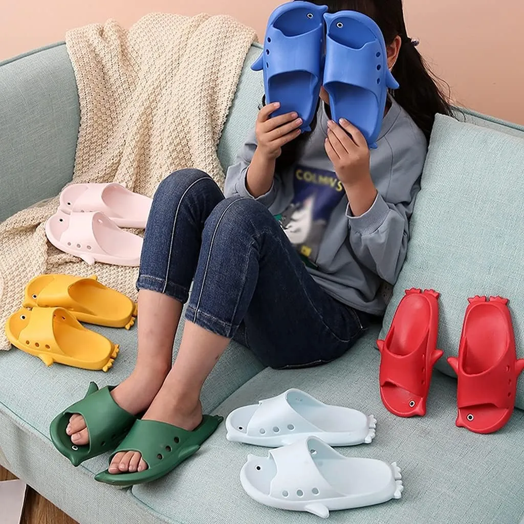 Cartoon Slippers for Adults and Kids Sandals Cute Penguin， Shower Slippers for Women Non Slip Anti-Slip Shower Spa Bath Pool Gym Slides Flip Flop Open Toe Comfortable Soft Sandals