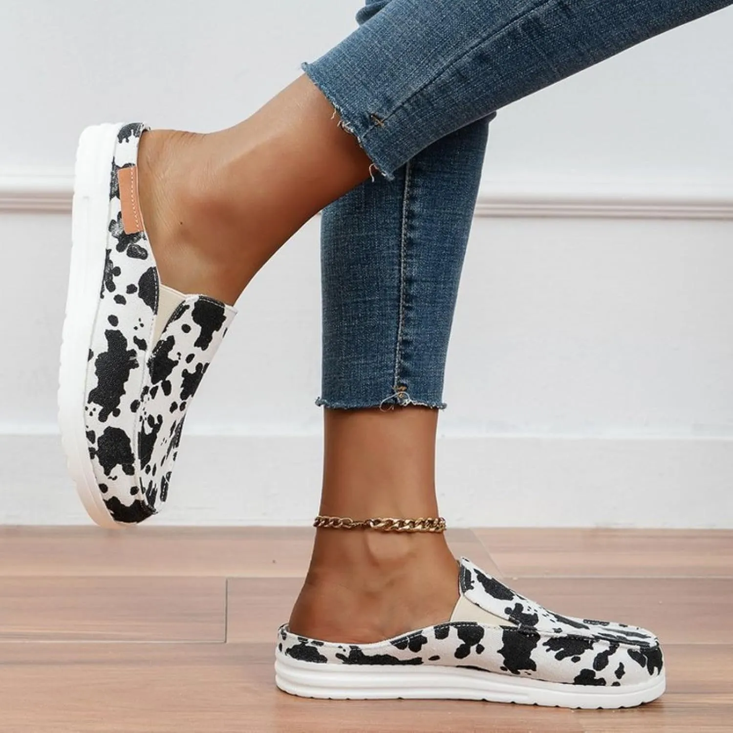 Cow Print Canvas Shoes for Women Closed Toe Slip On Flat Slippers Casual Comfortable Wide Width Print Sandals Breathable Lightweight Walking Mule Sneaker Loafer Going Out Outdoor Sports Loafers