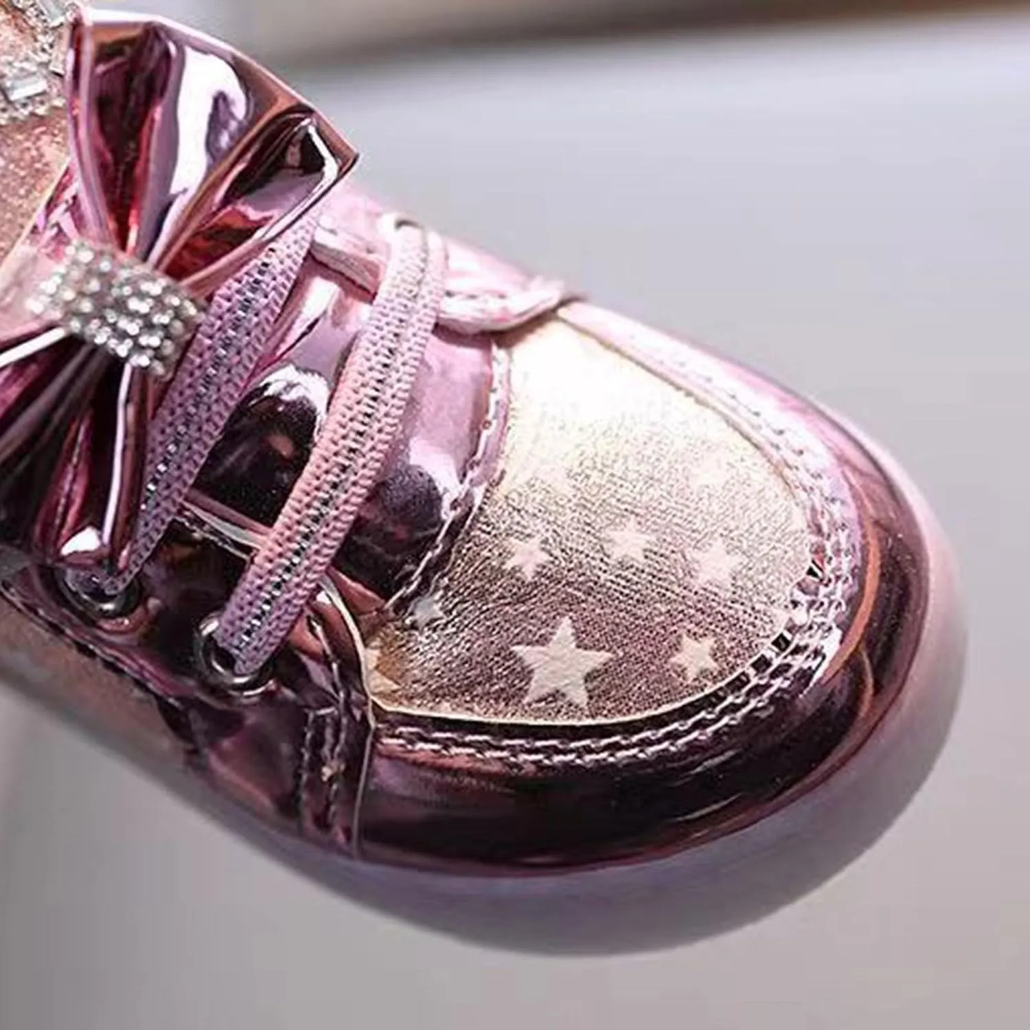 Flashing Sports Shoes for Kids Light-Up Trainers Fashion Glowing Lighted Athletic Shoes Soft High Top Sneakers