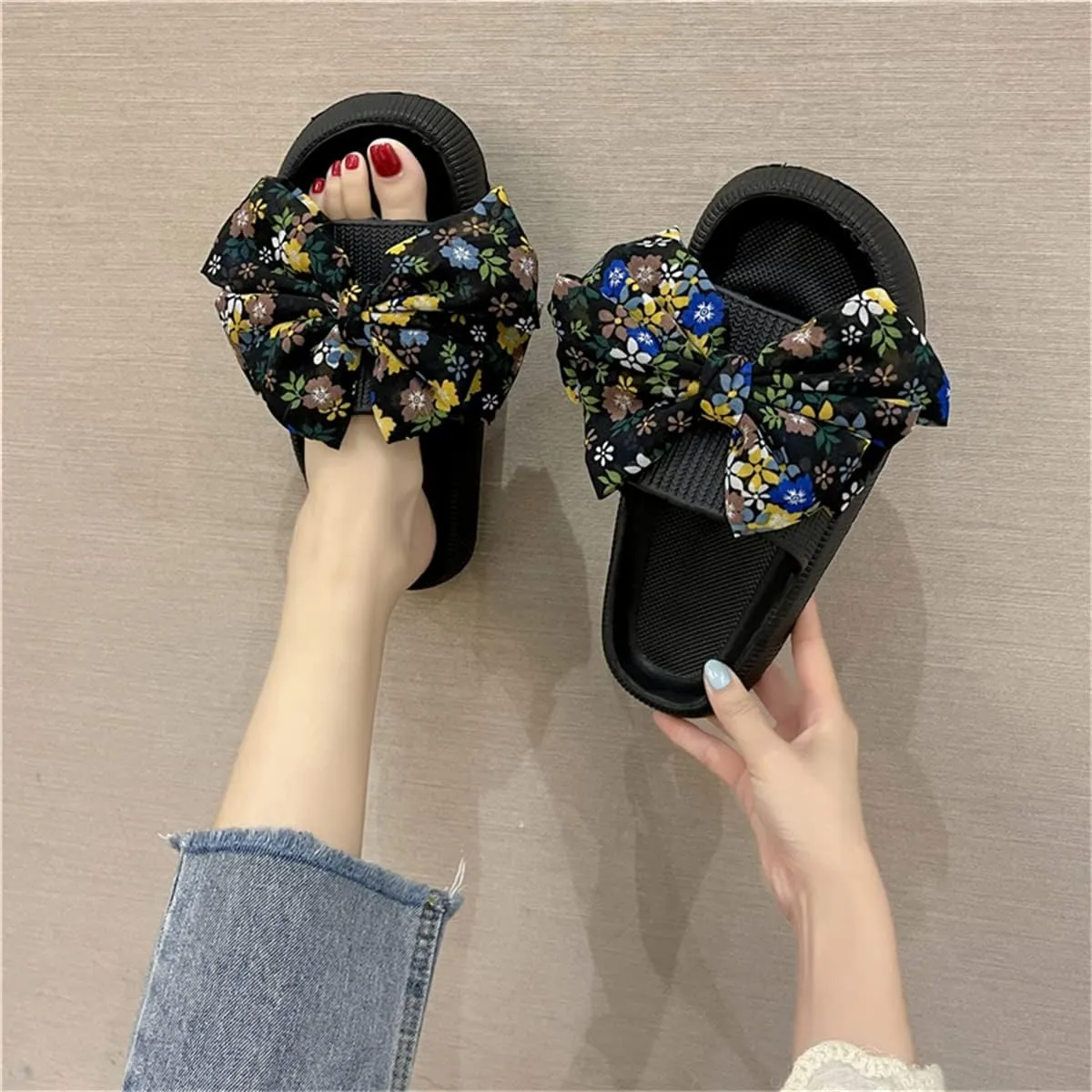 Flower Cloud Sliders for Women Non-Slip Bath Slippers House Quick Drying Slides Pillow Slipper Open Toe Soft Sandals Pink Yellow White Black