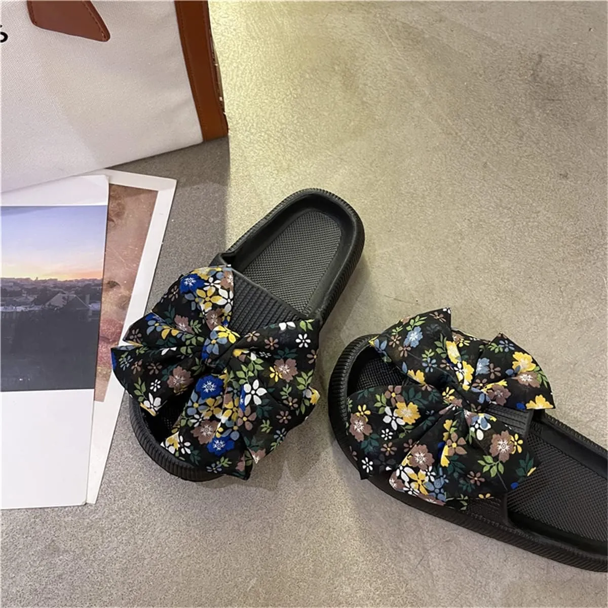 Flower Cloud Sliders for Women Non-Slip Bath Slippers House Quick Drying Slides Pillow Slipper Open Toe Soft Sandals Pink Yellow White Black