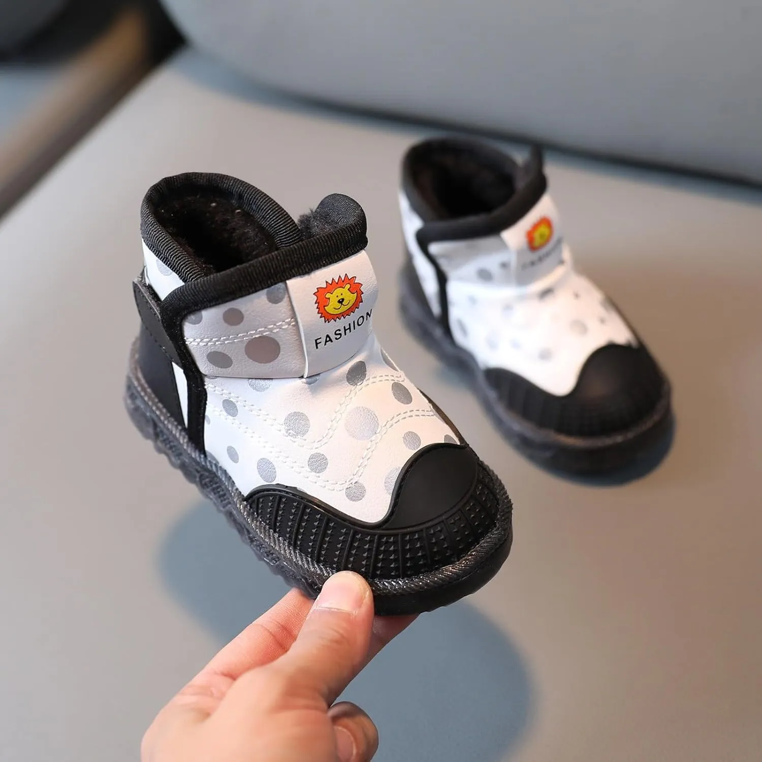 High Top Light Up Toddler Sneakers Boys Girls Cotton Plush Fashion Warm Sneaker Cute Casual Walking Snow Baby Boots