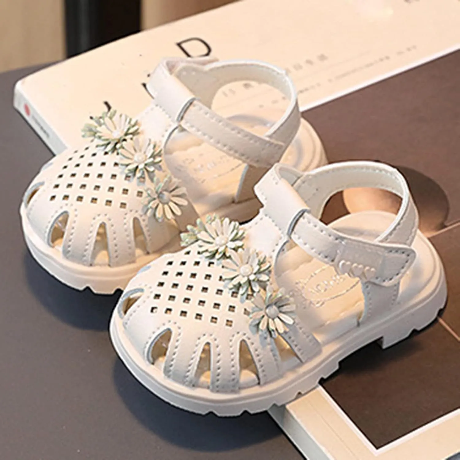 Kids Closed Toe Flower Sandals With Strap Rubber Sole 𝗟ow Heels Soft Beach Shoes Toddler Summer Outdoor Pool Loafers