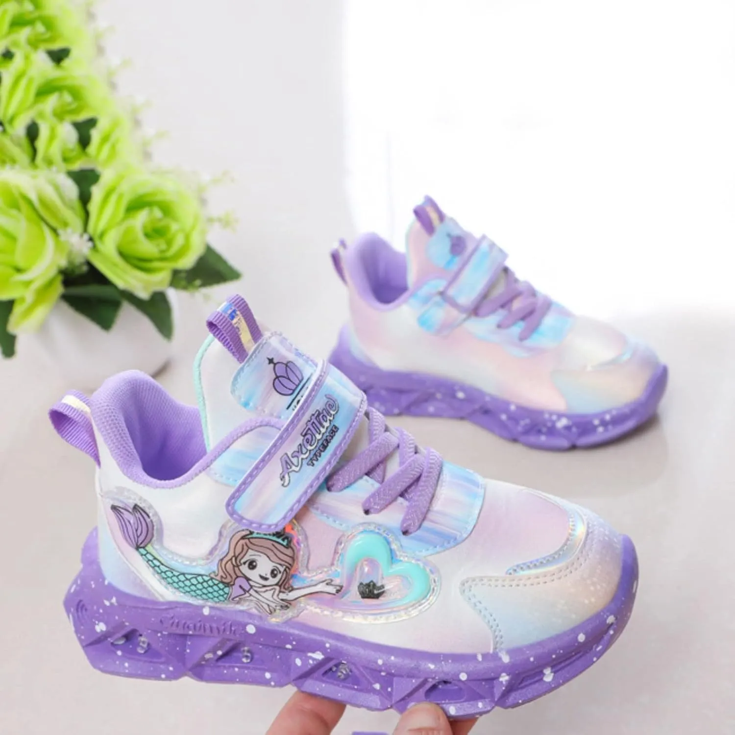 Light Up Shoes for Girls Kids Toddler Breathable Flashing Sneakers Breathable Lightweight Casual Shoe Kids Girl