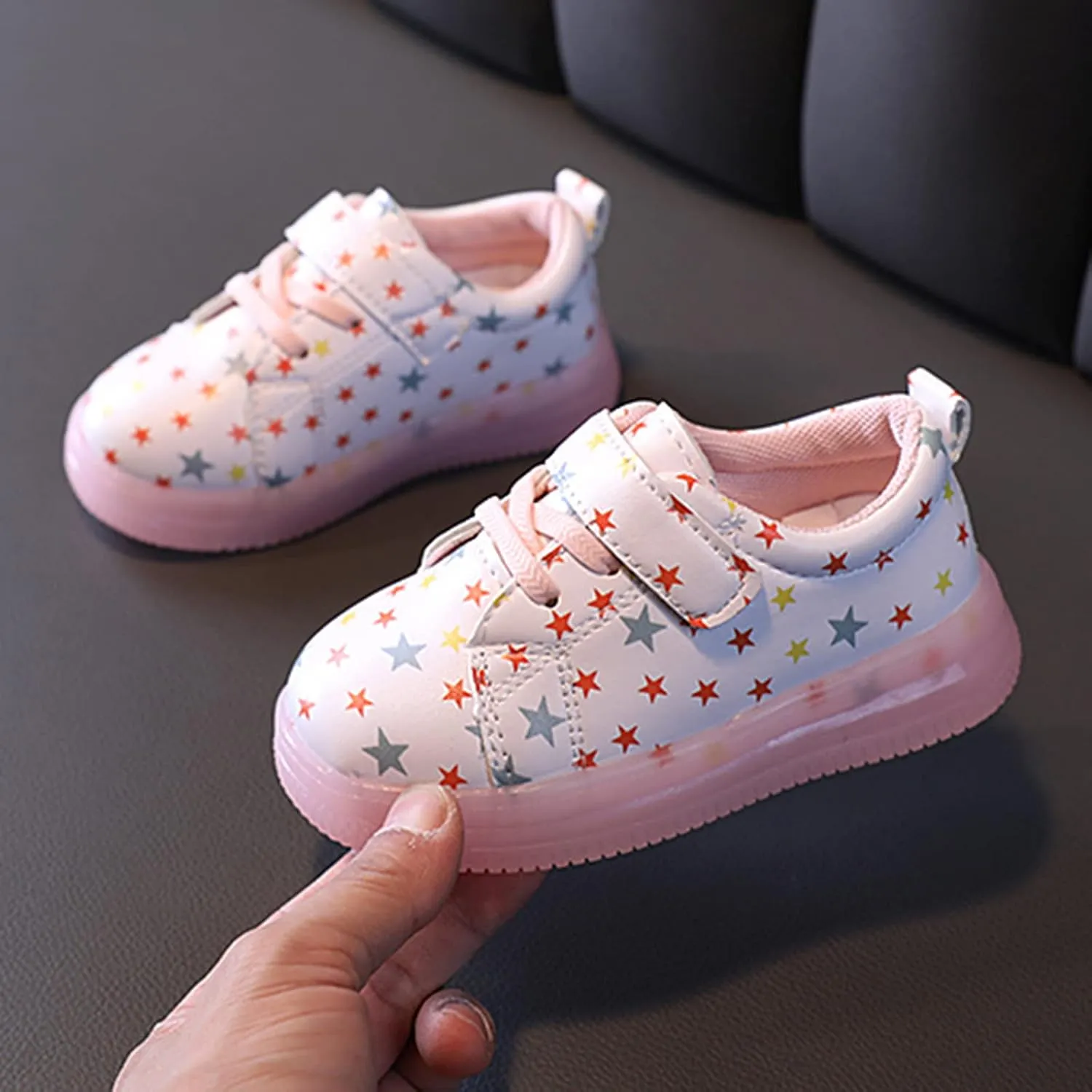 Light Up Toddler Girls Shoes, Kids Lightweight Breathable Anti-Slip Flashing Sport Sneakers with Star Pattern Warm Baby Shoes