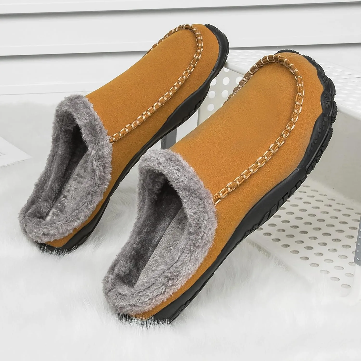 Lossarye Men's Winter Warm Moccasin Slippers,Slip-on Memory Foam Lightweight Anti-Slip Cozy Fuzzy House Slippers Wide Indoor Outdoor Shoes