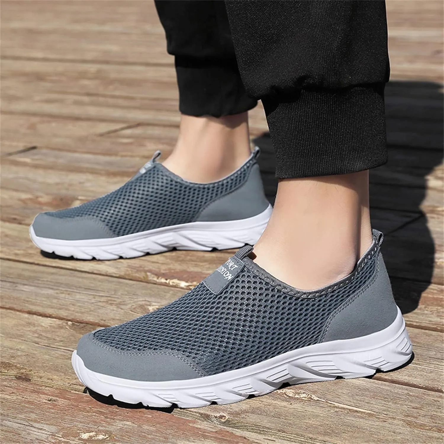 Men Shoes Summer Lightweight Breathable Casual Single Mesh Casual Running Shoes Sneaker Men Leather