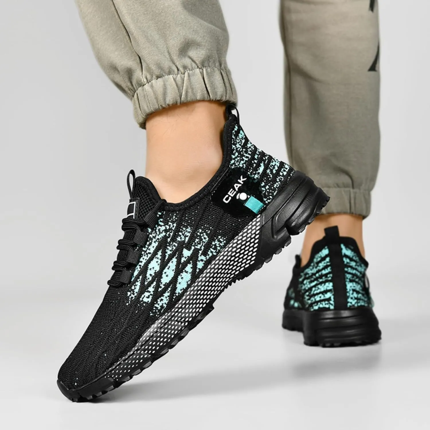 Men's High - end Ultra - Light Running Shoes for Sports Tests, Available in Large Sizes (6.5-10.5), Breathable Mesh Design
