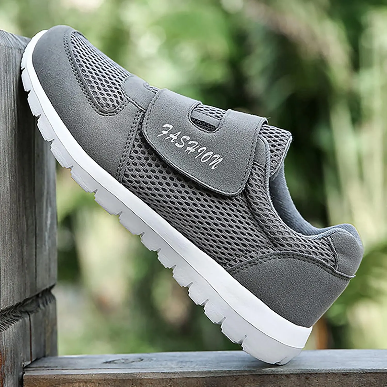 Women Casual Slip On Sneakers Breathable Walking Shoes Lightweight Canvas Comfortable Flats Non Slip Loafers