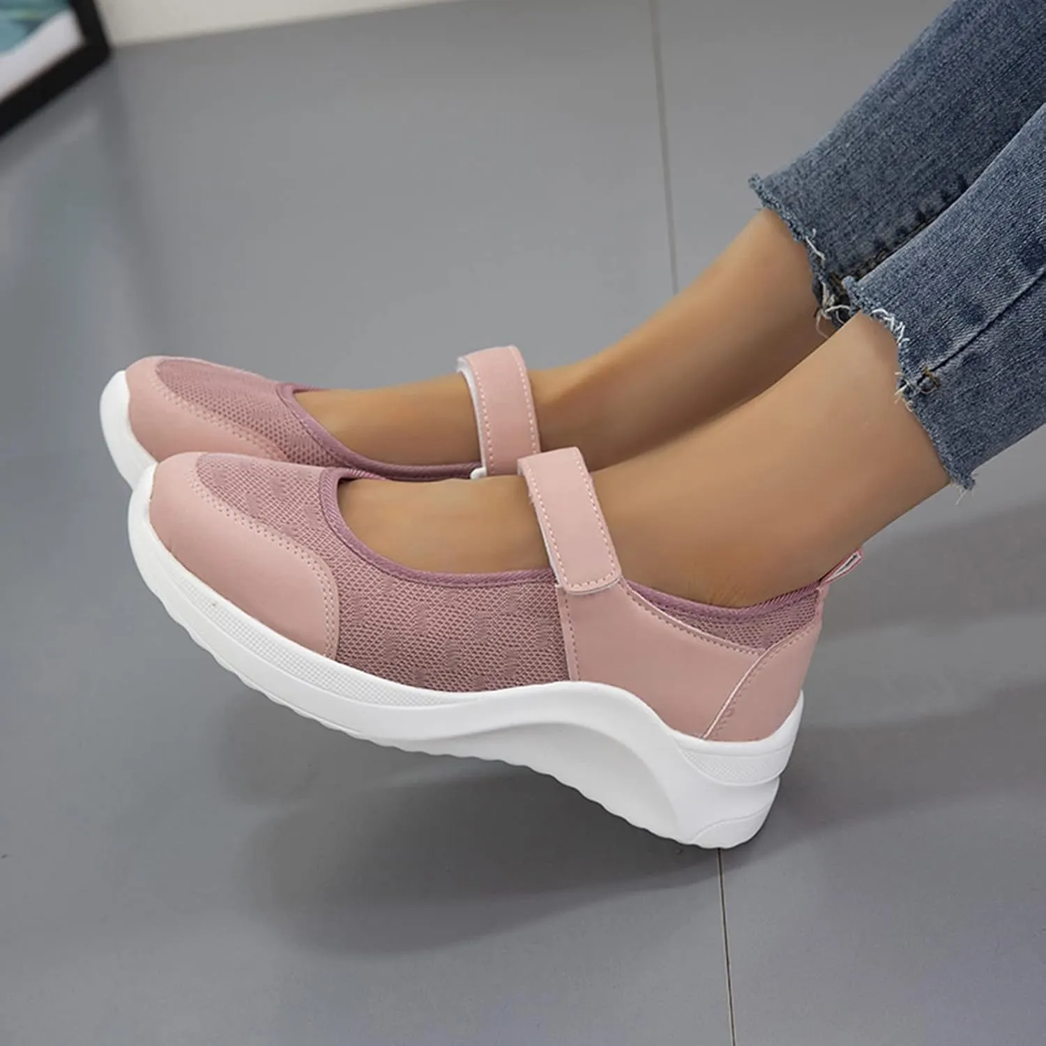 Women Slip On Casual Sneakers Comfortable Walking Shoes Lightweight Canvas Flats Non Slip Breathable Loafers