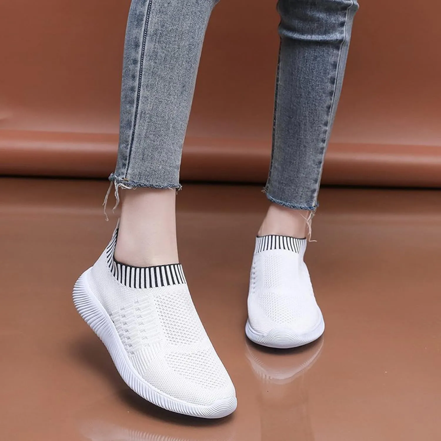 Women Slip On Sneakers Lightweight Walking Shoes Breathable Mesh Casual Comfortable Flats Non Slip Loafers