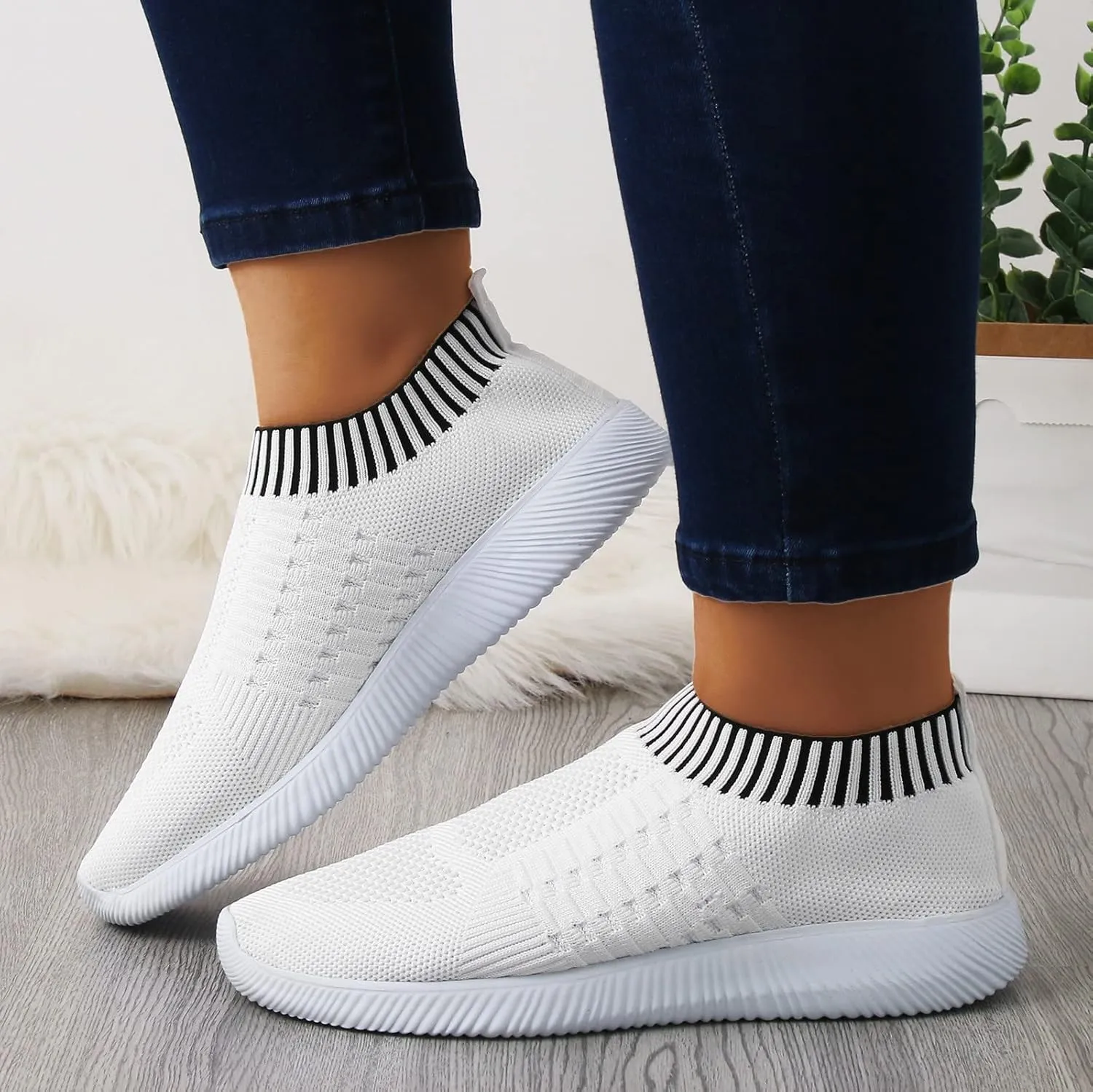 Women Slip On Sneakers Lightweight Walking Shoes Breathable Mesh Casual Comfortable Flats Non Slip Loafers