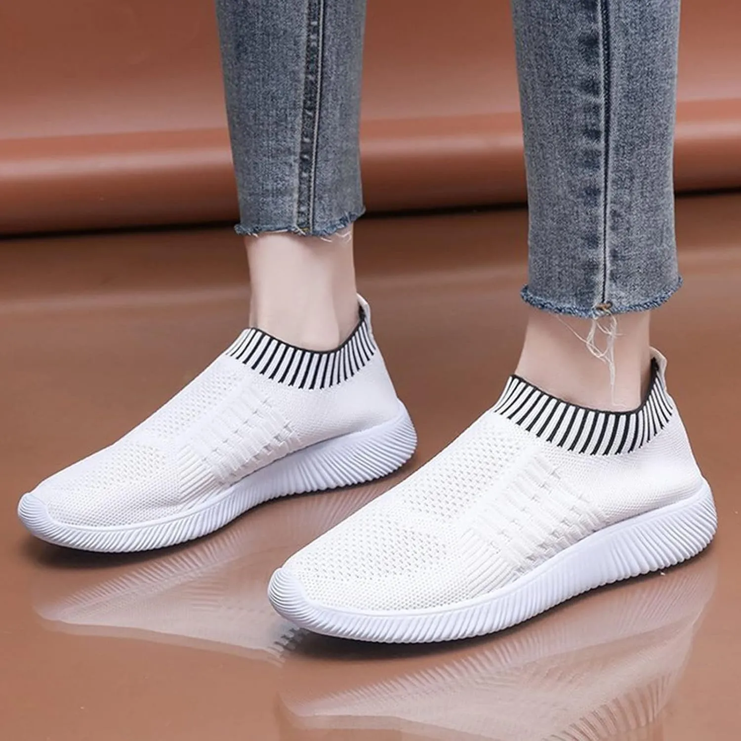 Women Slip On Sneakers Lightweight Walking Shoes Breathable Mesh Casual Comfortable Flats Non Slip Loafers
