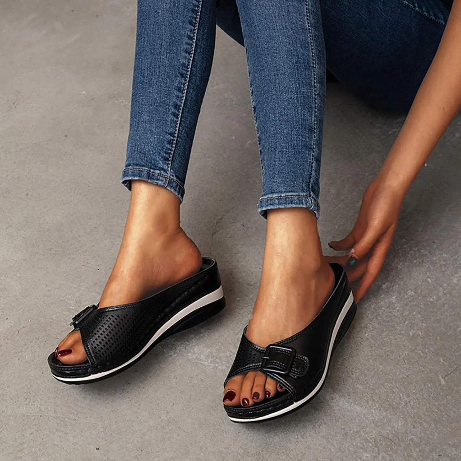 Women's Orthopedic Sandals Arch-Support Slip On Platform Hollow-Out Open Toe Slippers Beach Mules Flip Flops
