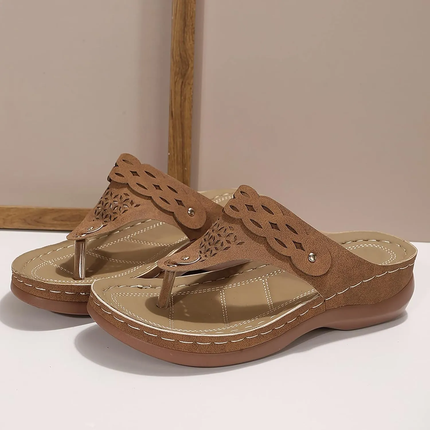 Womens Sport Flip Flops Comfort Orthotic Thong Sandals Wide Width Platform Wedge Beach Sandal for Woman Hollow Comfortable Boho Dressy Summer 2025 Cute Orthopedic